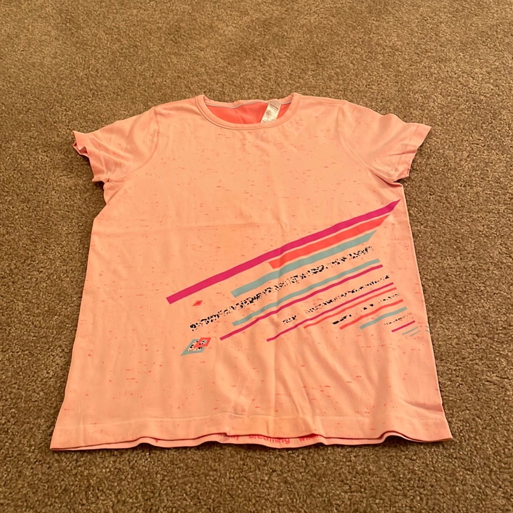 Super soft Ivivva tee shirt for girl (size 12)!